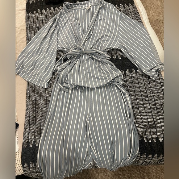 Elegant Striped Pajama Set in Blue and White - Picture 1 of 2